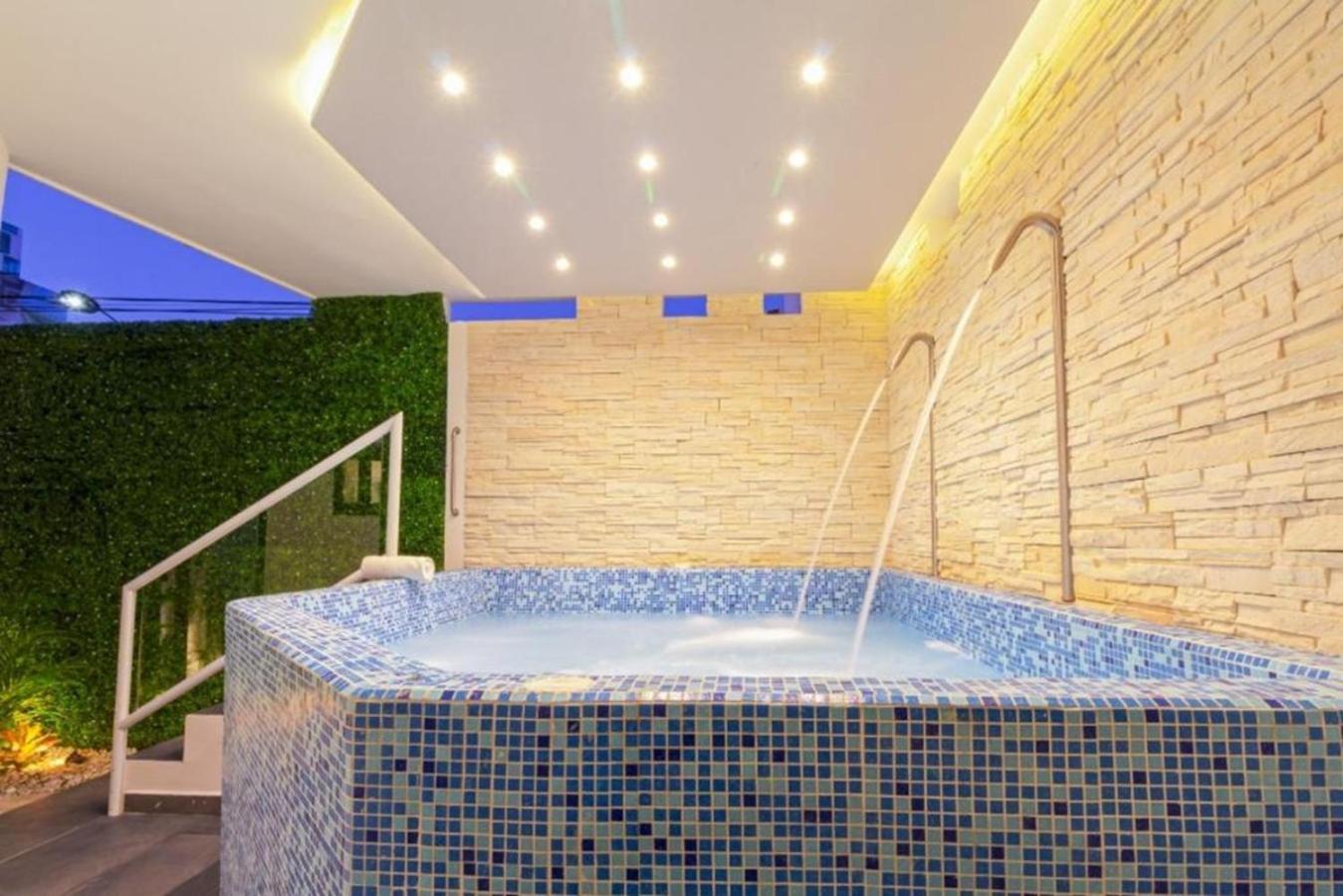 Seven Boutique Apartments Канкун Экстерьер фото